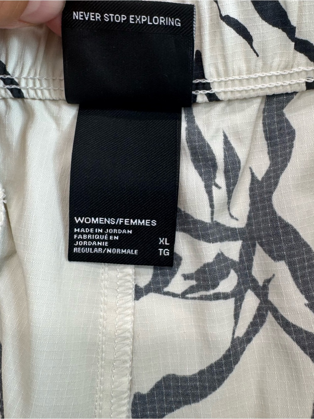 The North Face Women's Class V Pathfinder Pull-on Short Size XL White Black - Picture 5 of 13